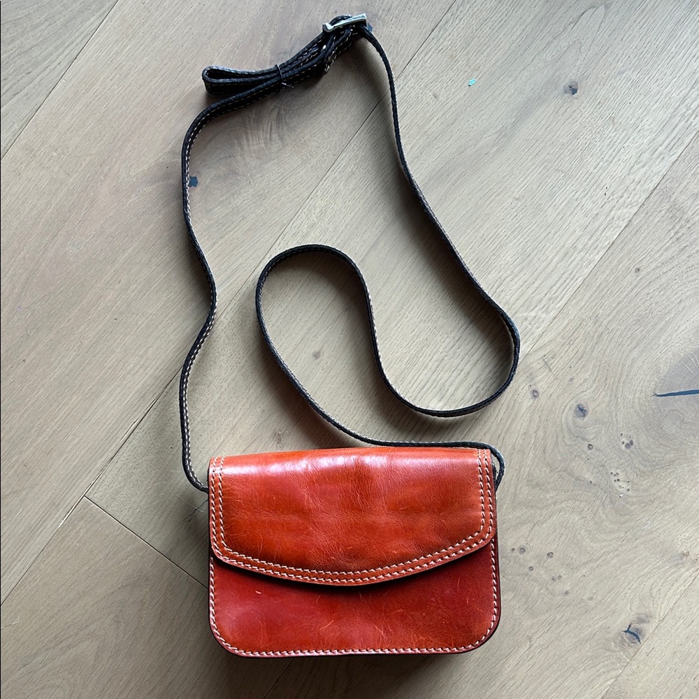 Elegant Brown Leather Crossbody Bag